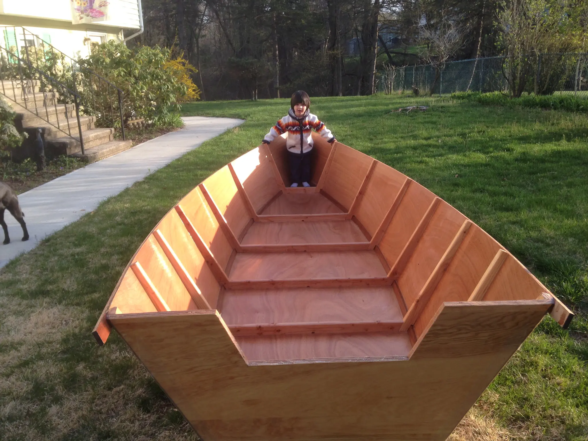 14 ft Rapid Robert: 2nd coat and exterior gunnel