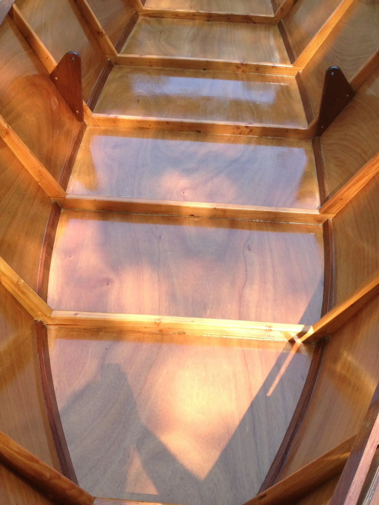 14 ft Rapid Robert: August Update: Rowing Seat, Bench Rails, Oarlock mounts, Paint, and Varnish