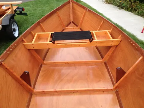 14 ft Rapid Robert: Rowing Seat, Spalshwell and oarlocks installed