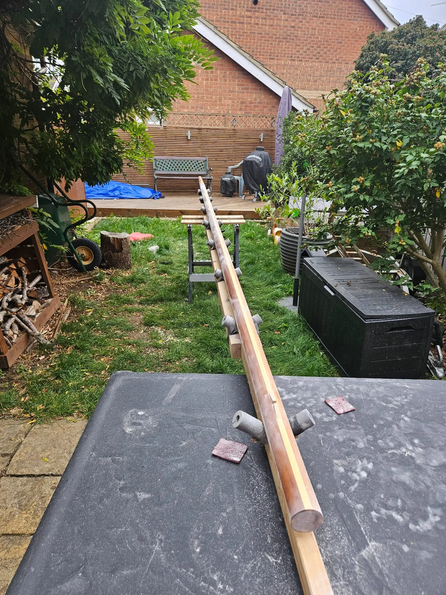 Paper Jet 14: Mast epoxy and sail track