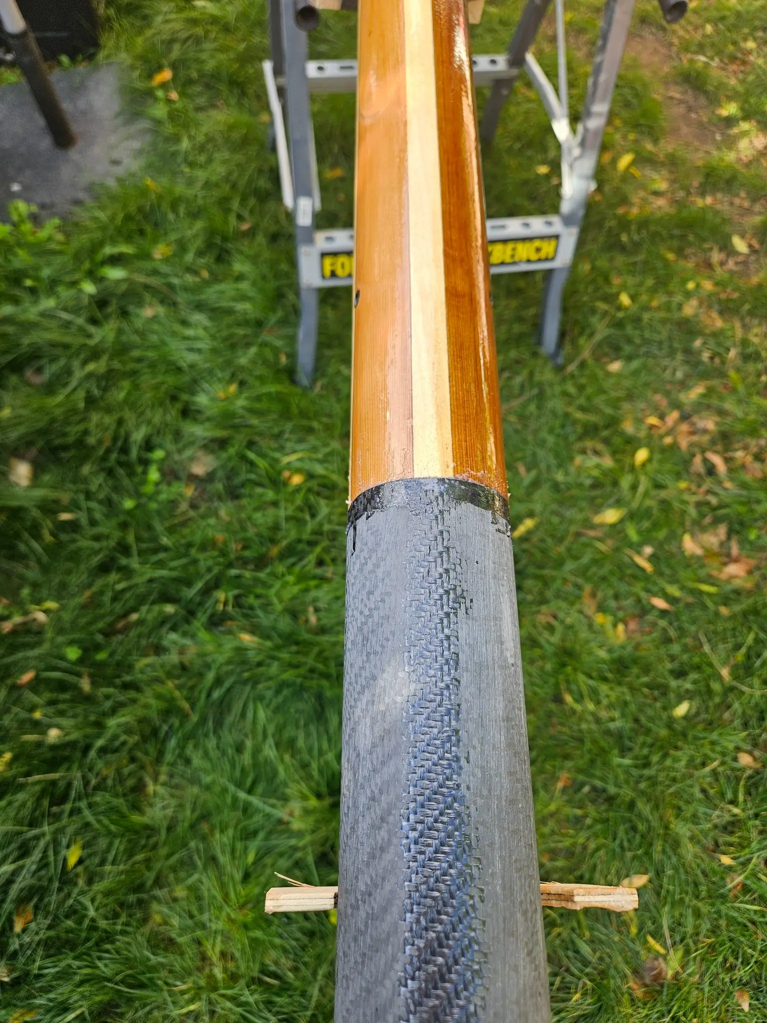 Paper Jet 14: Mast epoxy and sail track