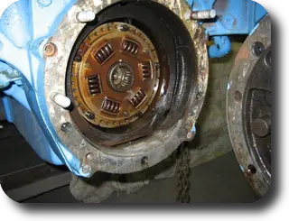 Hot Rod: Chris-Craft 283 rebuild: First step was to drain the engine oil and remove the transmission