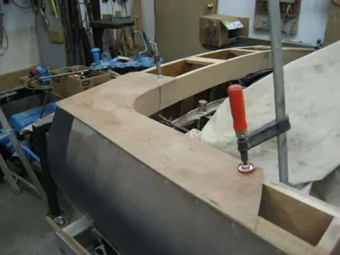 Hot Rod: Carlings and trim: Second lamination at port gunwale clamped