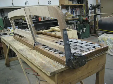 Hot Rod: Seats: Driver's seat back webbing layer