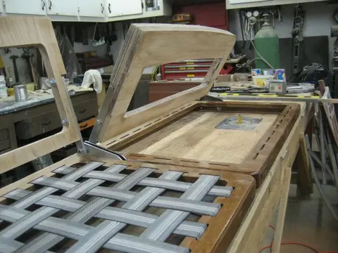 Hot Rod: Seats: Driver's seat back webbing layer