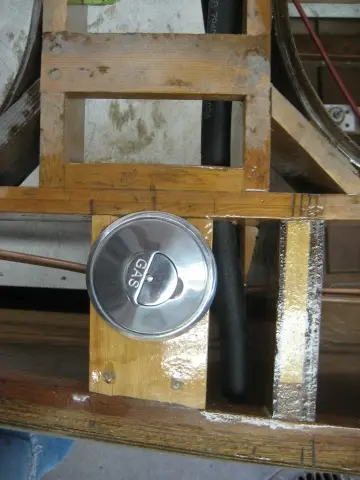 Hot Rod: Jump seats and fuel tank: A 1-1/8" hole saw was used to install the two bilge pump thru-hulls