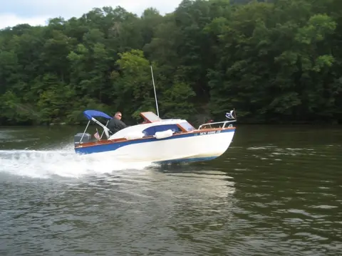 Hot Rod: Glen-L Gathering 2011: The boat needs a major cleanup when we get home !!