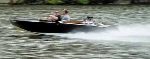 Hot Rod: Glen-L Gathering 2011: The boat needs a major cleanup when we get home !!