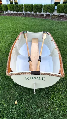 Ultralight Dinghy: Rub Rail with Accents