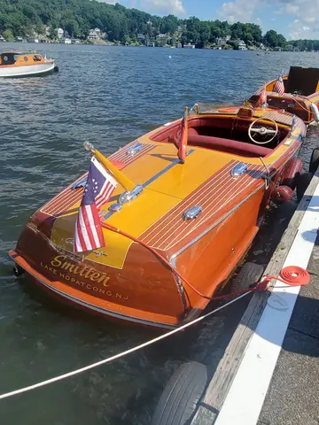 Jersey Girl: Jersey Girl the Houseboat, it turns out, is quite a hit with the ladies!