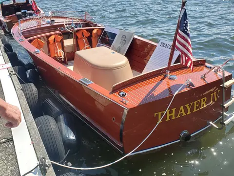 Jersey Girl: Jersey Girl the Houseboat, it turns out, is quite a hit with the ladies!