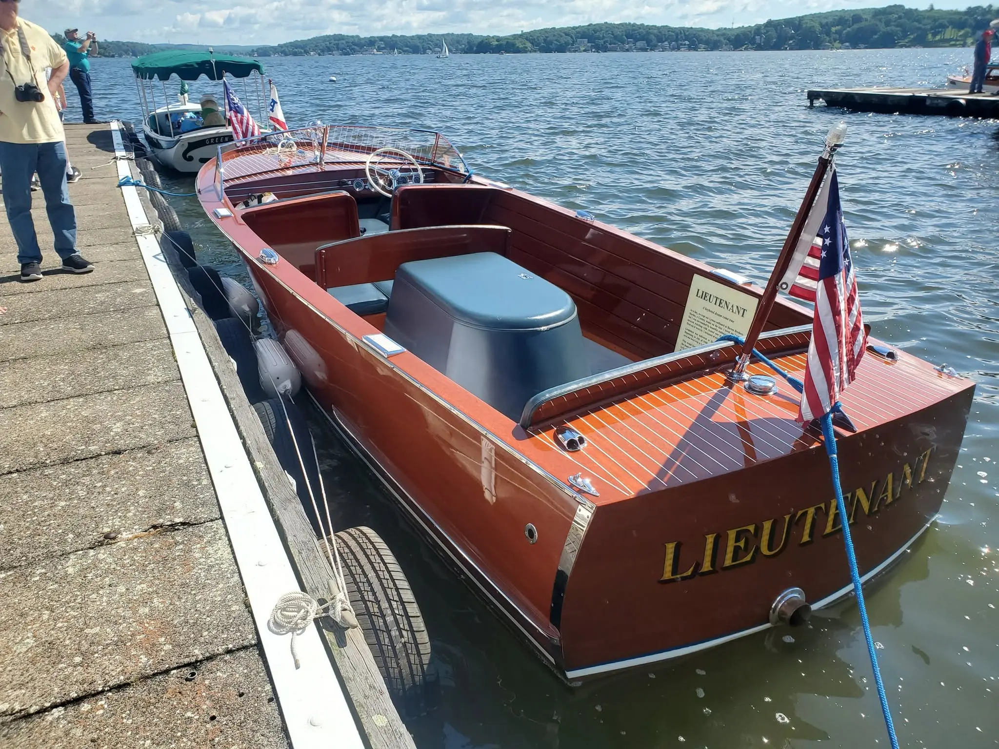 Jersey Girl: Jersey Girl the Houseboat, it turns out, is quite a hit with the ladies!