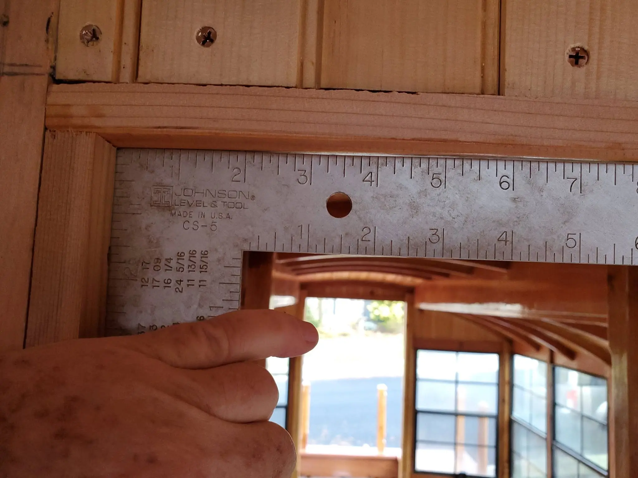 Jersey Girl: Still blessed with warm end-of-December weather, I was able to install the head jamb...