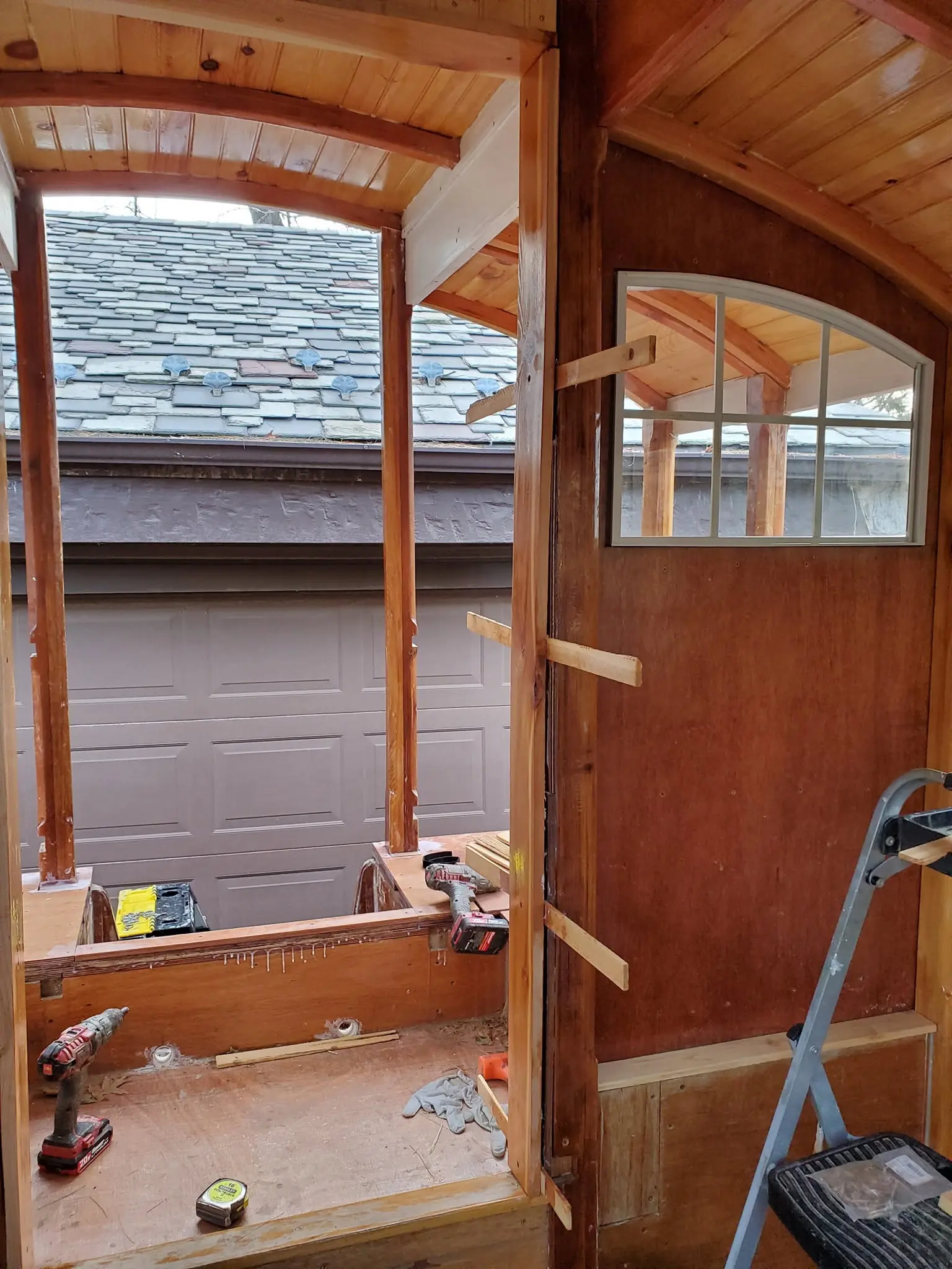 Jersey Girl: Still blessed with warm end-of-December weather, I was able to install the head jamb...