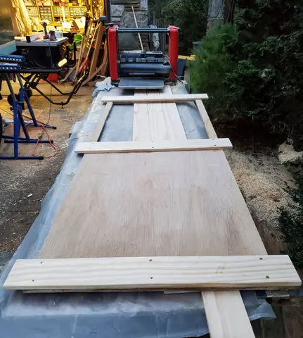 Jersey Girl: Yesterday, I temporarily installed faux rails, deliberately cut a bit too long, on the...