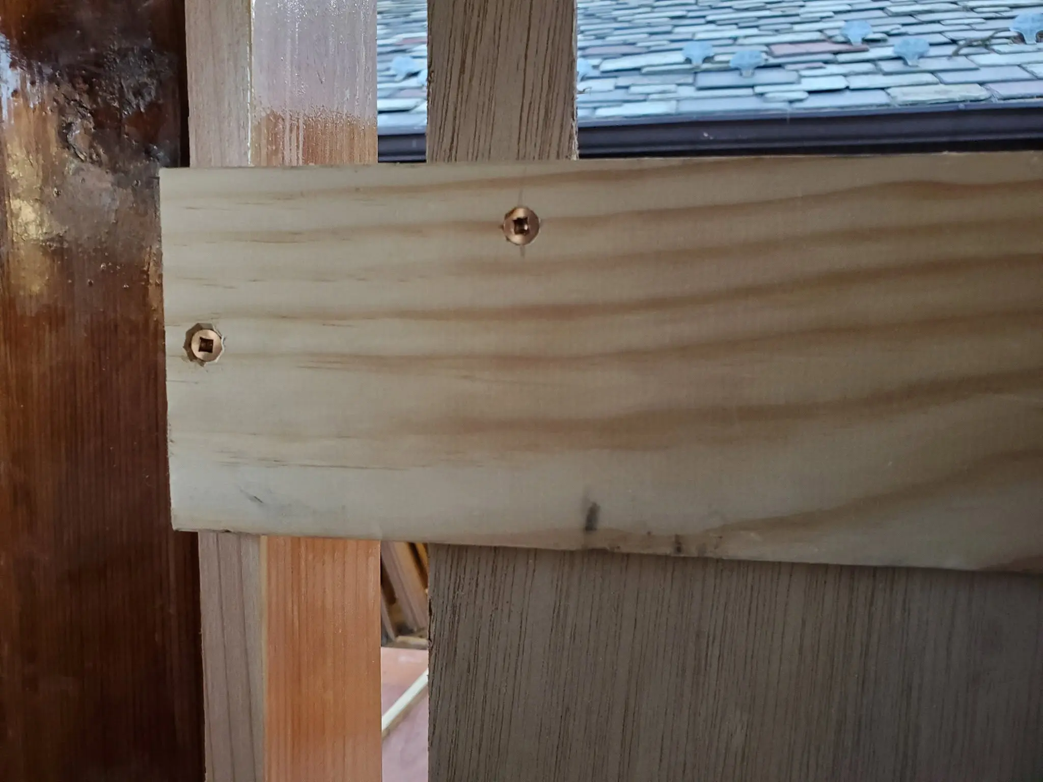 Jersey Girl: Yesterday, I temporarily installed faux rails, deliberately cut a bit too long, on the...