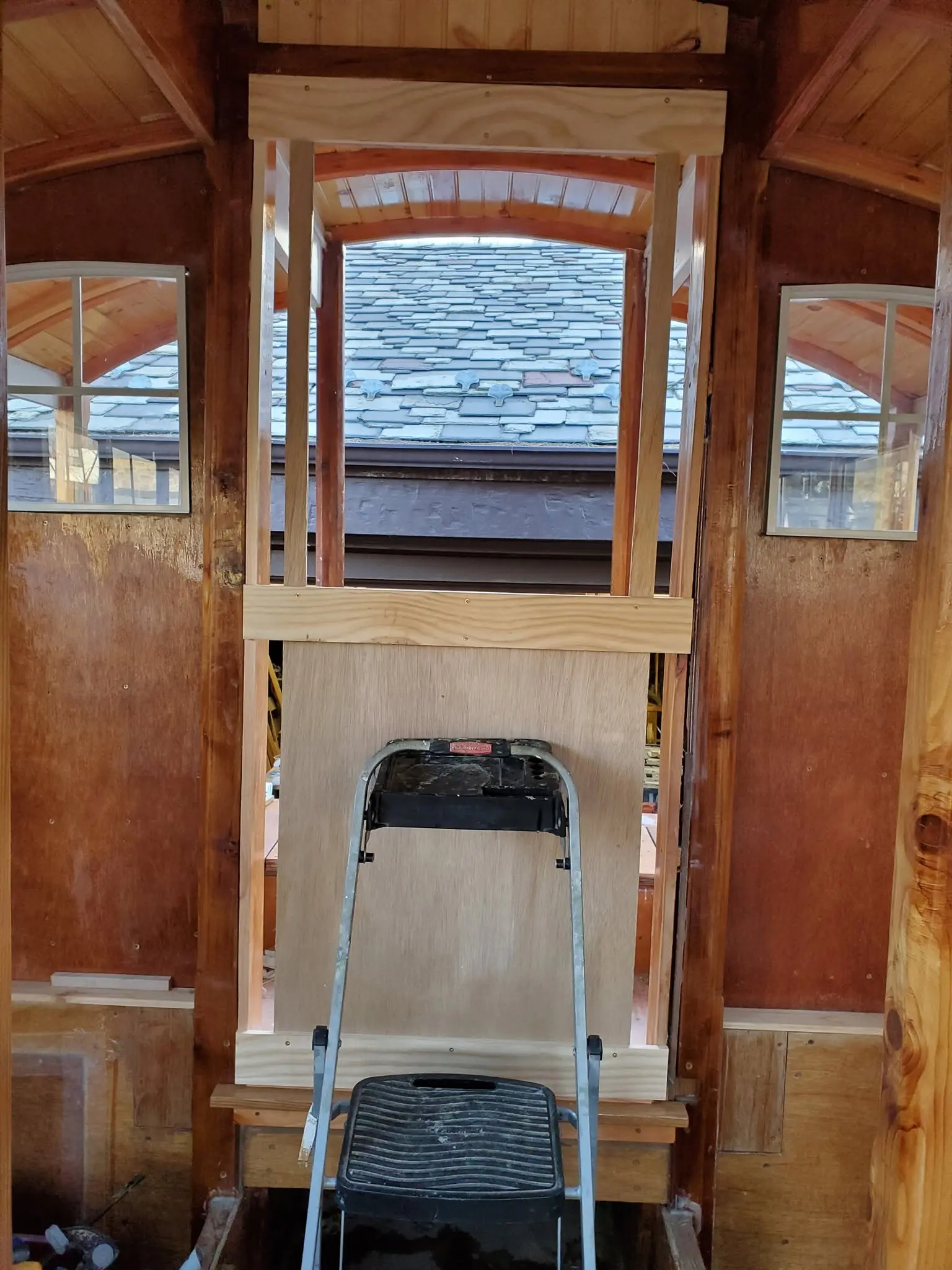 Jersey Girl: Yesterday, I temporarily installed faux rails, deliberately cut a bit too long, on the...