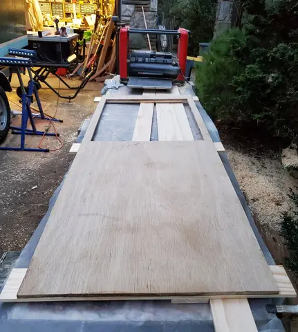 Jersey Girl: Yesterday, I temporarily installed faux rails, deliberately cut a bit too long, on the...