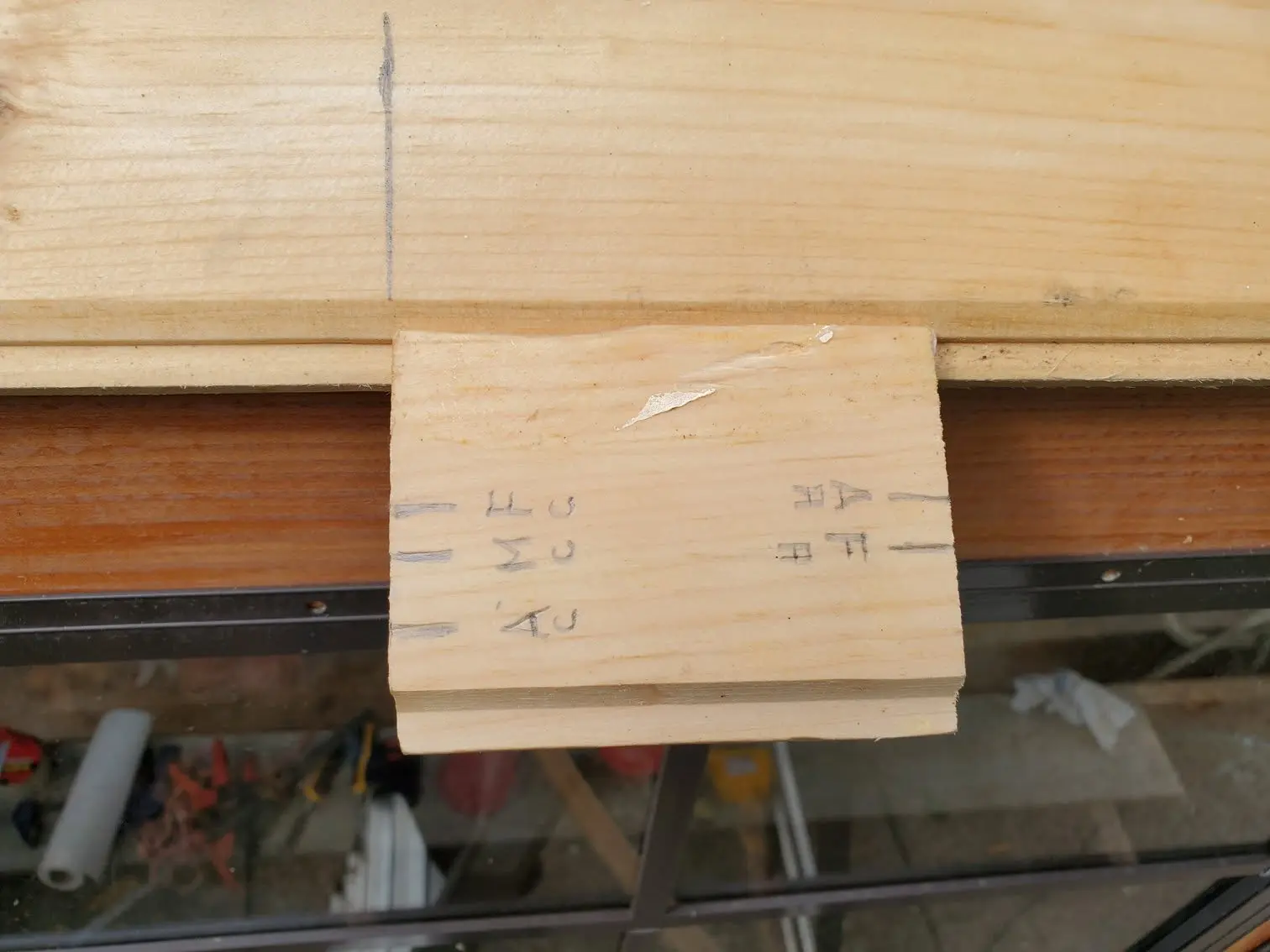 Jersey Girl: Here’s how I measure and make the side edge overhangs for Jersey Girl’s roof.