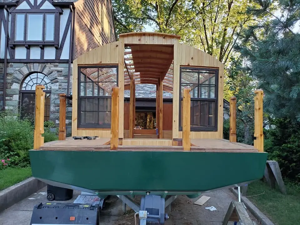 Jersey Girl: Today I finished sealing up the topside grooves between the planks I had installed...