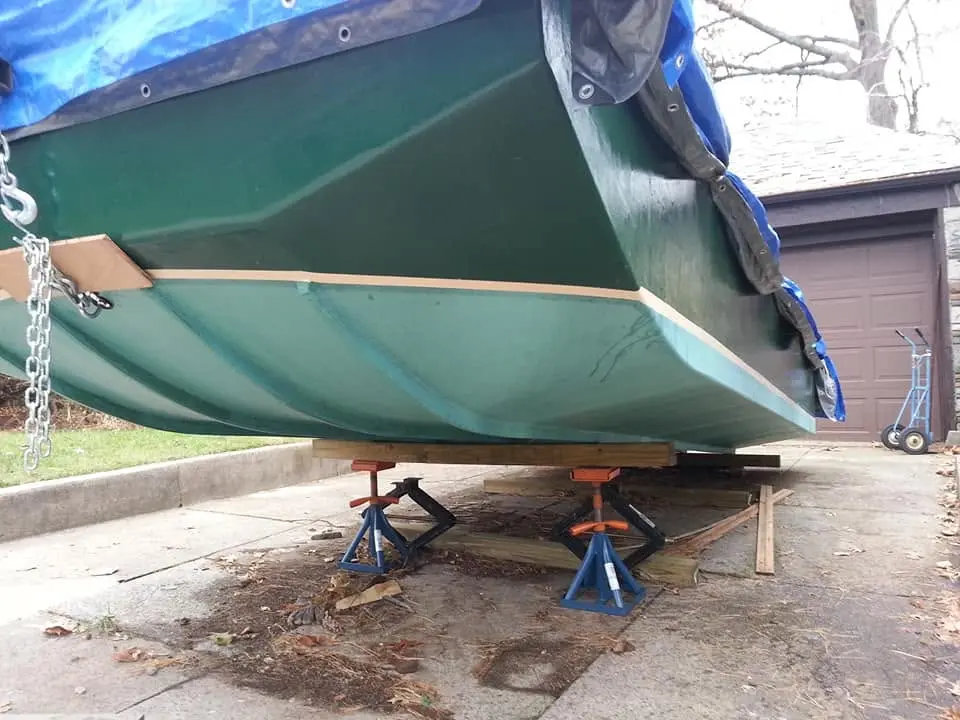 Jersey Girl: The time has come to get Jersey Girl into position to winch her up onto the trailer...