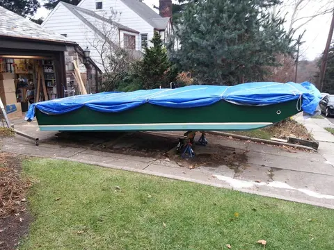 Jersey Girl: The time has come to get Jersey Girl into position to winch her up onto the trailer...