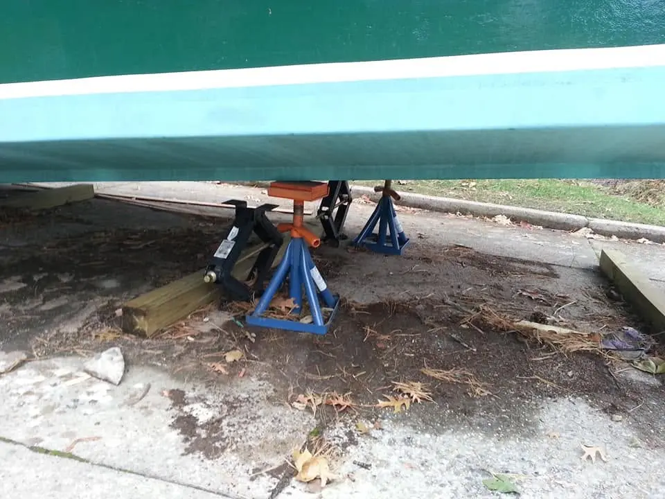 Jersey Girl: The time has come to get Jersey Girl into position to winch her up onto the trailer...