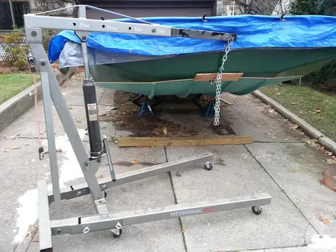 Jersey Girl: The time has come to get Jersey Girl into position to winch her up onto the trailer...