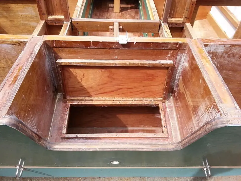 Jersey Girl: The motor well area is complete, with a raised and angled false bottom to allow rain...
