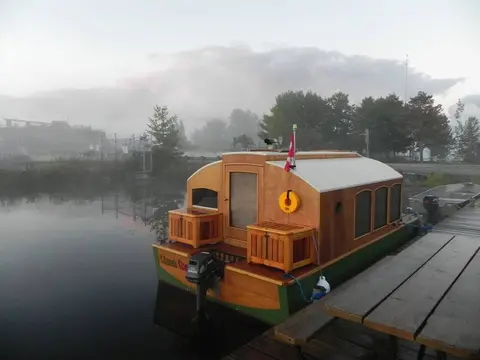 Jersey Girl: This houseboat would be a project of far greater magnitude than anything I've ever done.
