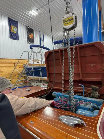 Deluxe Runabout: Remove engine