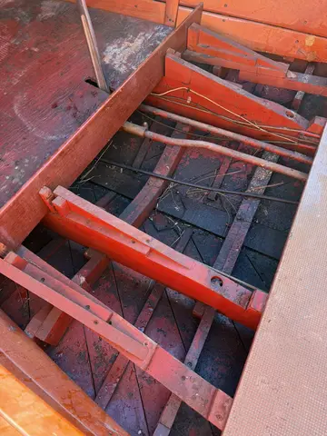Deluxe Runabout: Remove engine