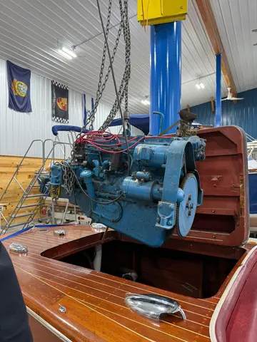 Deluxe Runabout: Remove engine