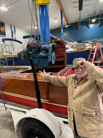 Deluxe Runabout: Remove engine