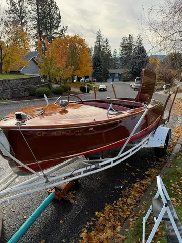 Deluxe Runabout: Remove engine