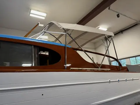 Deluxe Runabout: Remove engine