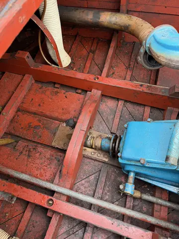 Deluxe Runabout: Remove engine