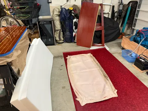 Deluxe Runabout: Upholstery repair