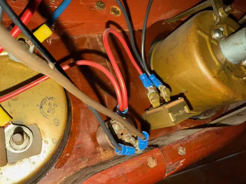 Deluxe Runabout: Start electrical