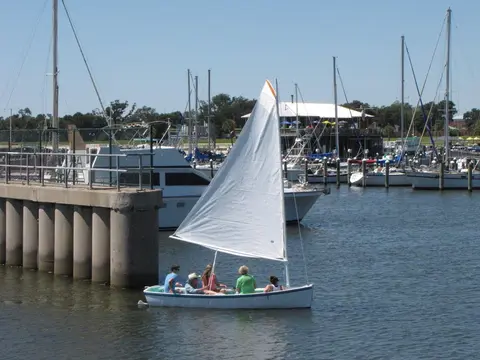Man-o-War Bahamian Sailing Dinghy